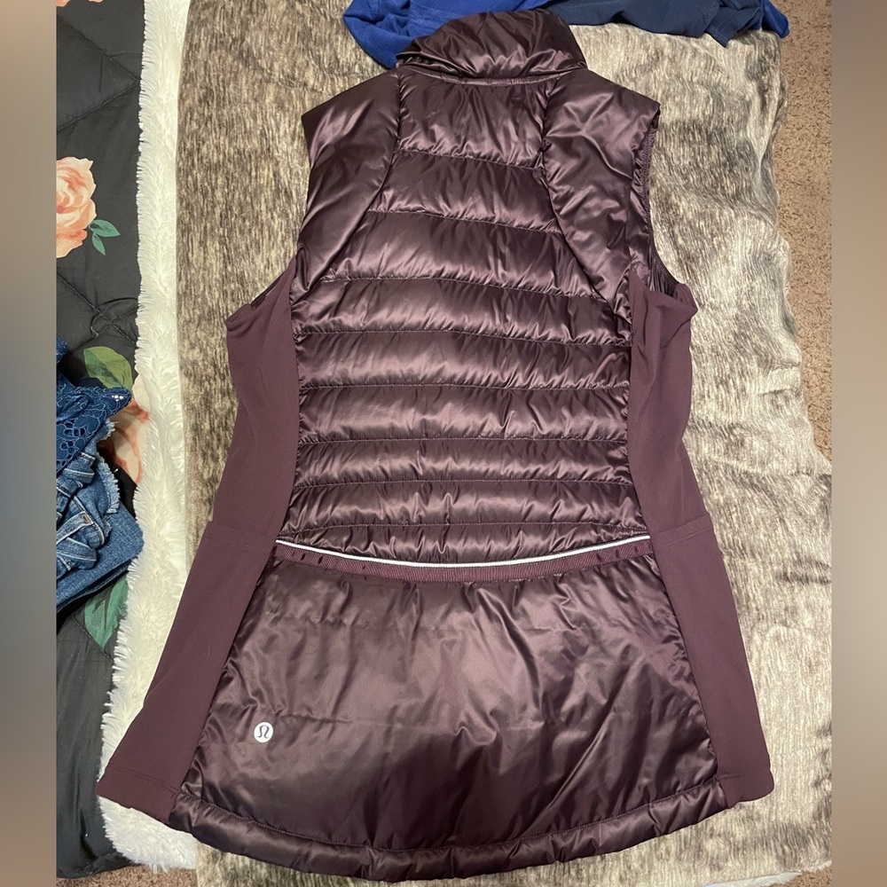 Lululemon down for a run purple vest - Picture 6 of 9